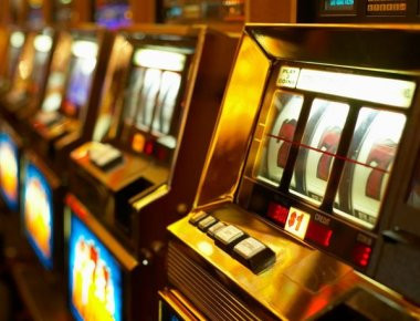 Θεσσαλονίκη: Συλλήψεις 10 ατόμων σε καταστήματα με «φρουτάκια»